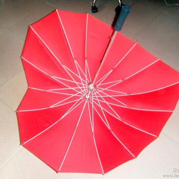 供应雨衣无纺布袋雨伞广告伞太阳伞庭院伞